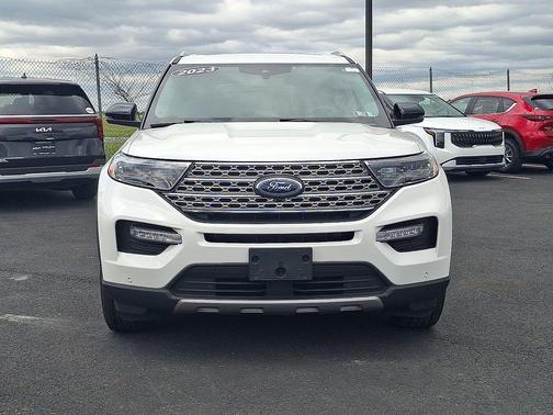 White Metallic 2023 Ford Explorer Limited