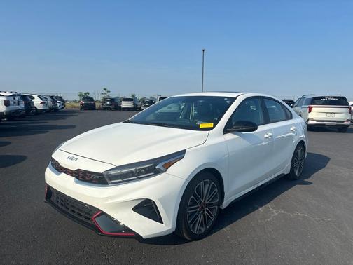 Snow White Pearl 2023 Kia Forte GT