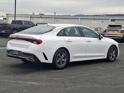 2022 Kia K5 LXS
