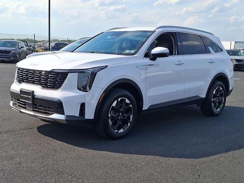 Glacial White Pearl 2024 Kia Sorento S