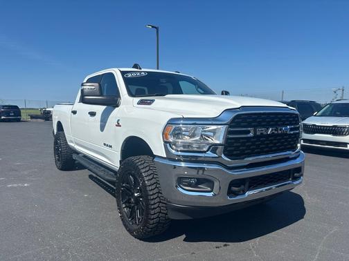 Bright White Clearcoat 2024 RAM 2500 Big Horn