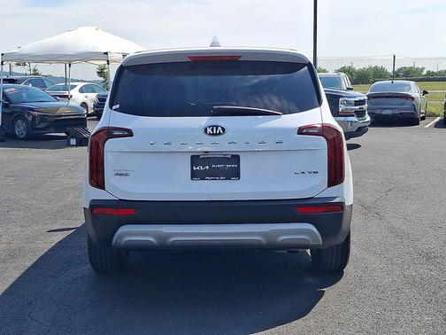 Glacial White Pearl 2021 Kia Telluride LX