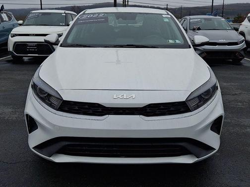 Snow White Pearl 2022 Kia Forte LXS