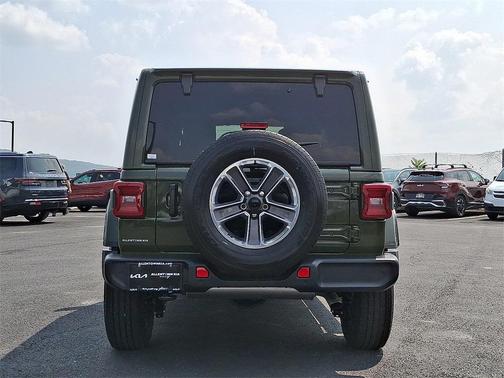 2021 Jeep Wrangler Unlimited Sahara