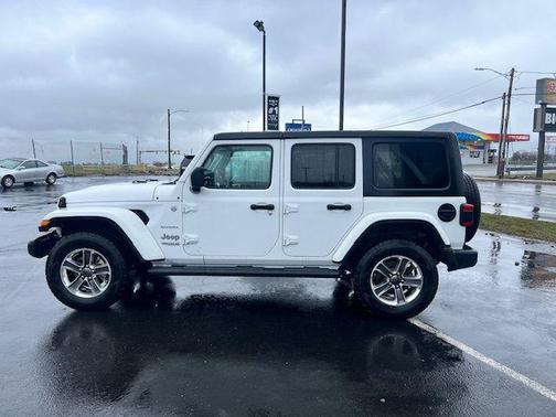 2022 Jeep Wrangler Unlimited Sahara