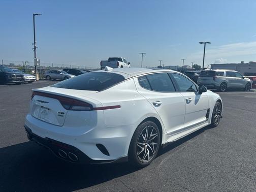 Snow White Pearl 2022 Kia Stinger GT-Line