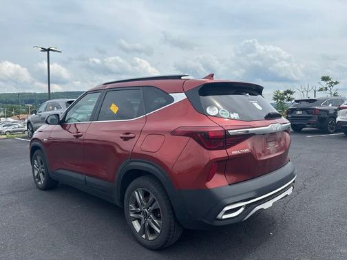 Mars Orange 2022 Kia Seltos S
