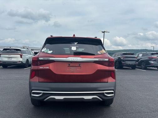 Mars Orange 2022 Kia Seltos S