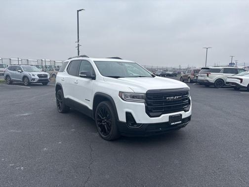 2023 GMC Acadia SLT