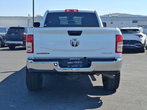 Bright White Clearcoat 2024 RAM 2500 Big Horn Crew Cab 4x4 6'4' Box