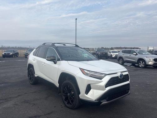 2023 Toyota RAV4 Hybrid SE