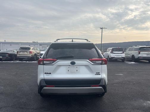 2023 Toyota RAV4 Hybrid SE