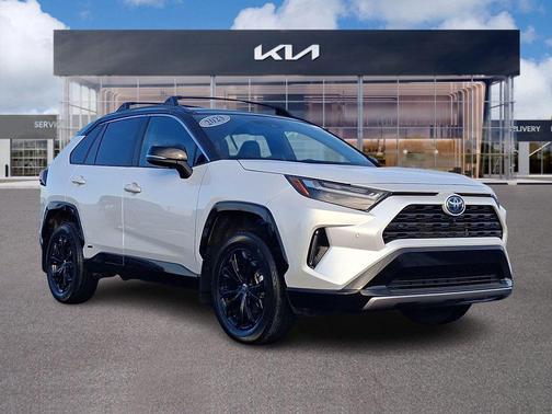 2023 Toyota RAV4 Hybrid SE