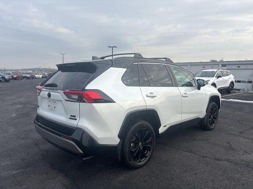 2023 Toyota RAV4 Hybrid SE