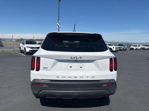 2022 Kia Sorento LX