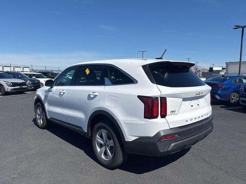 2022 Kia Sorento LX
