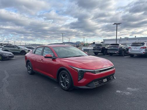 2025 Kia K4 LXS