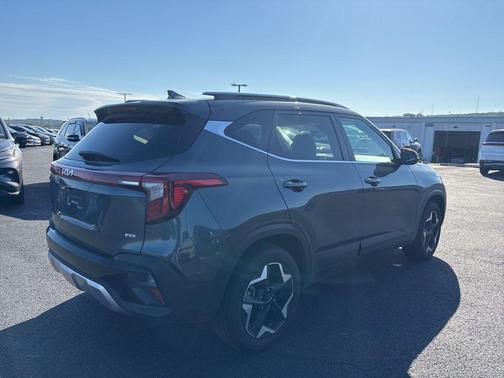 Gravity Gray 2025 Kia Seltos EX