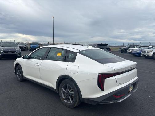 Snow White Pearl 2025 Kia K4 LXS