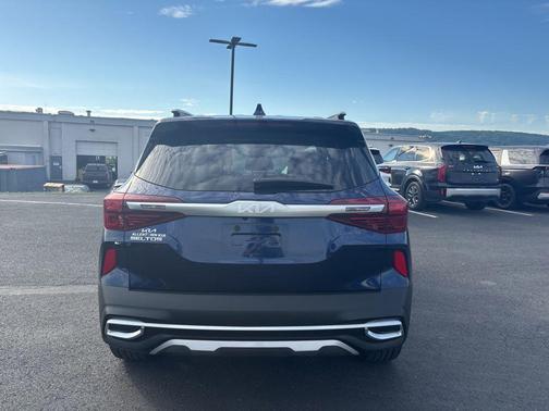 Dark Ocean Blue 2023 Kia Seltos SX Turbo