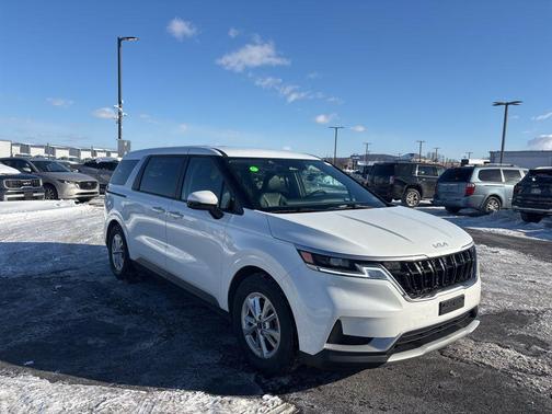 2023 Kia Carnival LX
