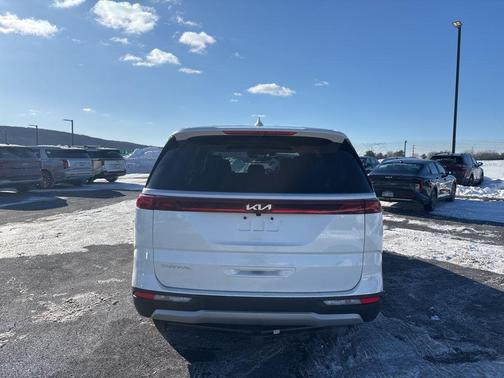 2023 Kia Carnival LX