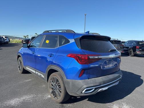 Neptune Blue 2023 Kia Seltos Nightfall Edition