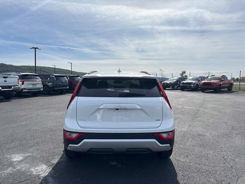 Snow White Pearl 2024 Kia Niro Plug-In Hybrid EX