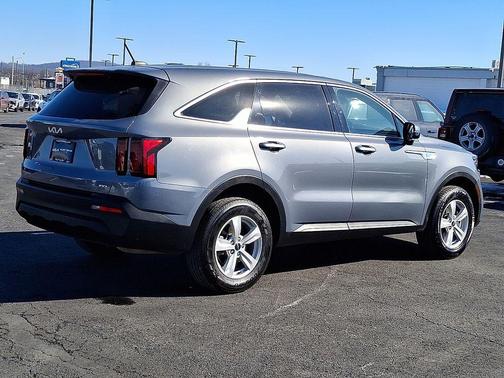 2023 Kia Sorento LX