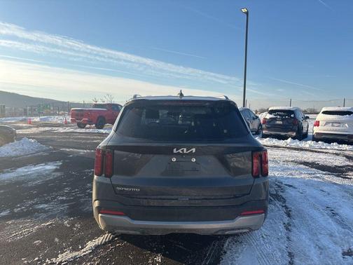 2024 Kia Sorento S