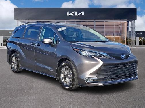 2021 Toyota Sienna XLE 7 Passenger