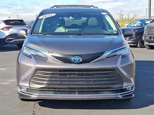 2021 Toyota Sienna XLE 7 Passenger