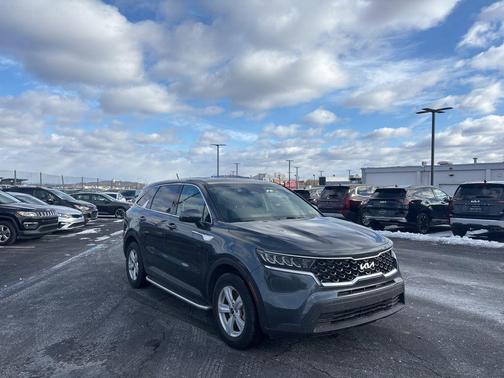 2022 Kia Sorento LX