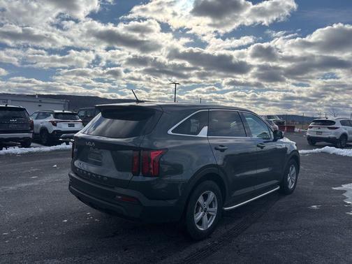2022 Kia Sorento LX