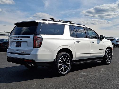 2022 Chevrolet Suburban RST