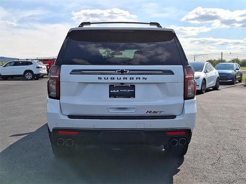 2022 Chevrolet Suburban RST
