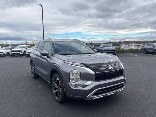 Silver 2022 Mitsubishi Outlander SEL