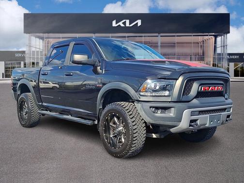 Brilliant Black Crystal Pearlcoat 2016 RAM 1500 Rebel