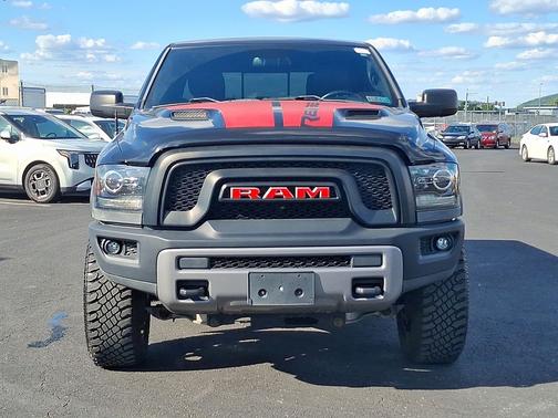 Brilliant Black Crystal Pearlcoat 2016 RAM 1500 Rebel