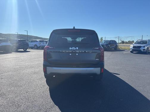 2023 Kia Telluride LX