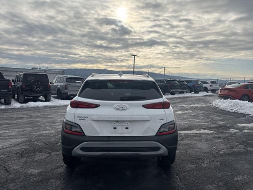 2023 Hyundai KONA SEL
