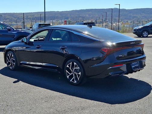 Aurora Black Pearl 2025 Kia K5 EX