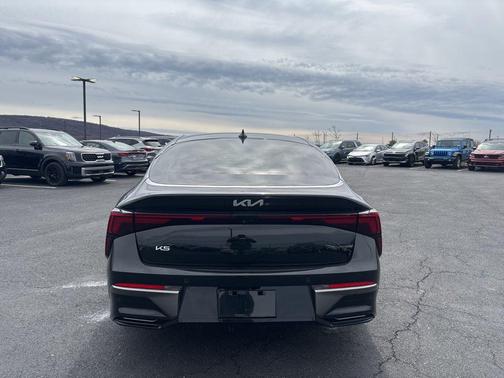 Aurora Black Pearl 2025 Kia K5 EX