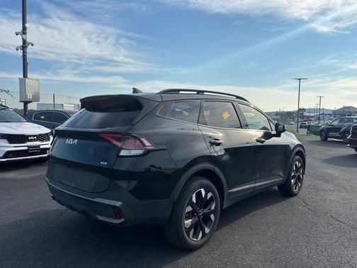 Ebony Black 2024 Kia Sportage X-Line