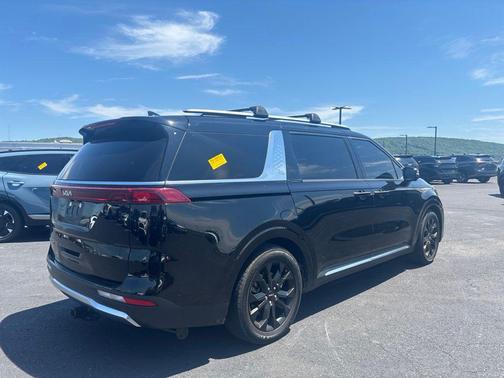 Aurora Black 2022 Kia Carnival SX
