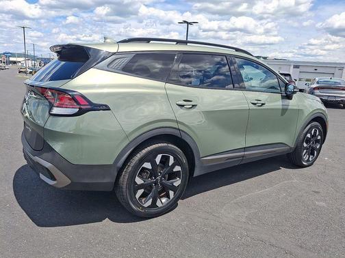 Jungle Green 2023 Kia Sportage X-Line