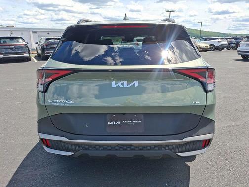 Jungle Green 2023 Kia Sportage X-Line