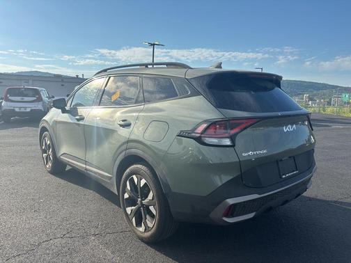 Jungle Green 2023 Kia Sportage X-Line