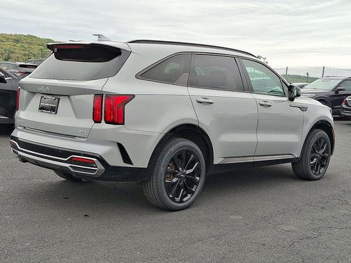 Wolf Gray 2023 Kia Sorento SX