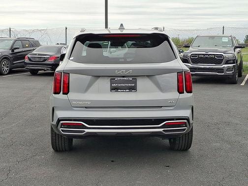 Wolf Gray 2023 Kia Sorento SX